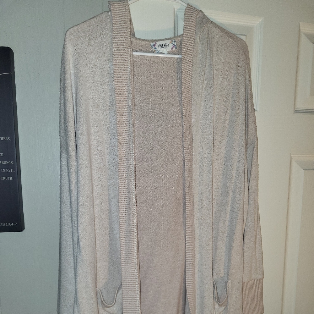 Women's Shawl. Size L.
